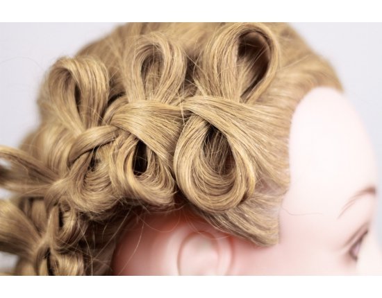 Плетение кос с ленточками фото