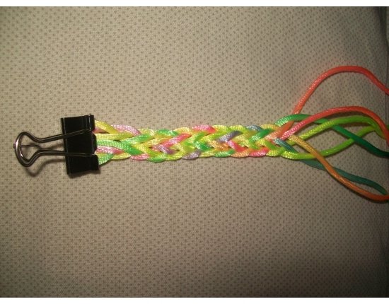 Плетение браслетов из шнурков фото